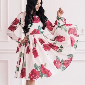 FINEJO White & Red Rose Floral Chiffon Dress Size M NWOT